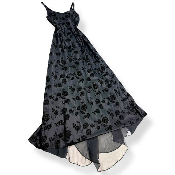 90's Morticia Addams black velvet rose deep v-back gown with train by NIKI LIVAS - Picture 13 of 16